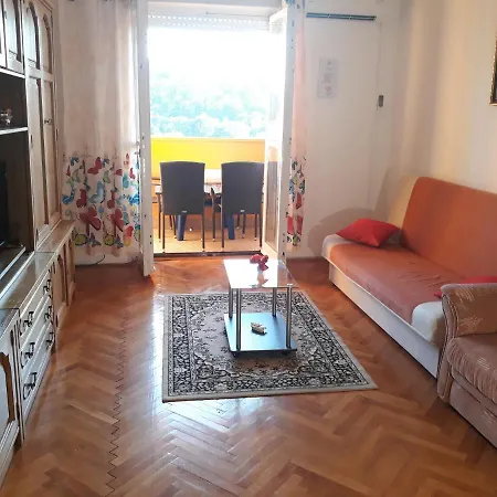 Apartman Manuella アパート