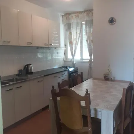 Apartman Manuella アパート