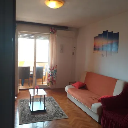 Apartman Manuella アパート
