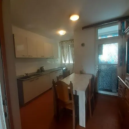 アパート Apartman Manuella *
